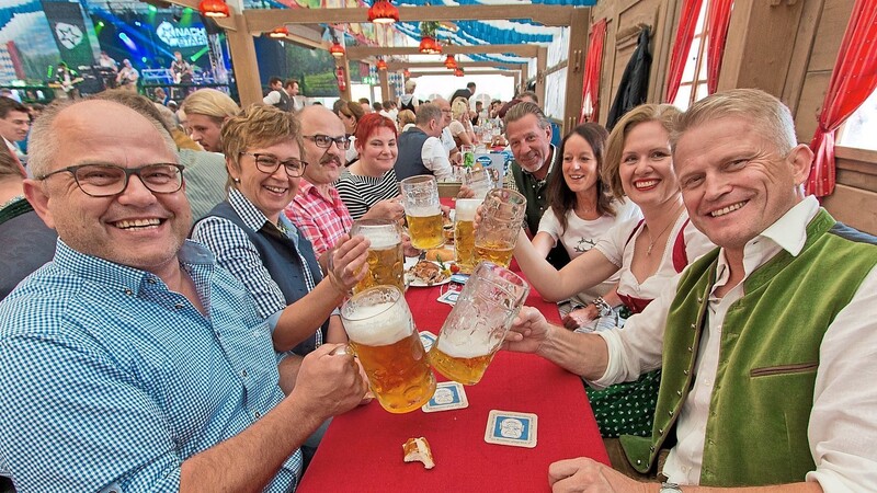 Der Mainburger Stadtrat möchte, dass bei den Volksfesten Bier aus heimischen Brauereien auf den Tisch kommt, und hat deshab eine Resolution verabschiedet.