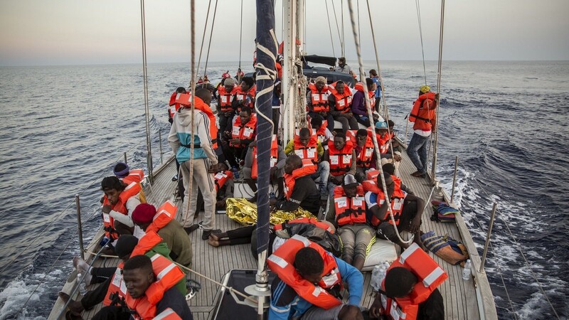 Die Migranten im Mittelmeer sind häufig vor menschenunwürdigen Bedingungen in Libyen geflohen.