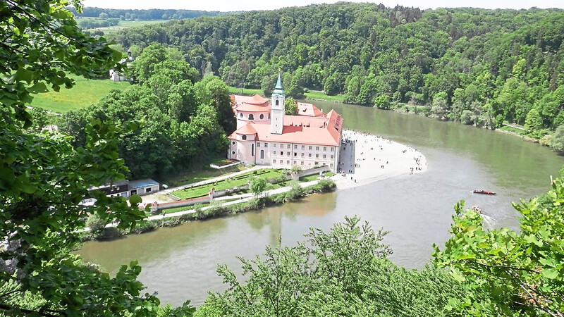 Das Gebiet um das Kloster Weltenburg bildet einen der Schwerpunkte im Programm.