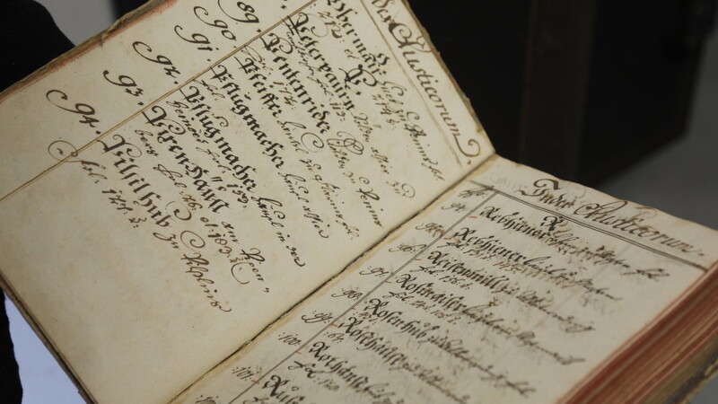Schriften aus dem 17. Jahrhundert aus dem Archiv des Wasserschlosses.