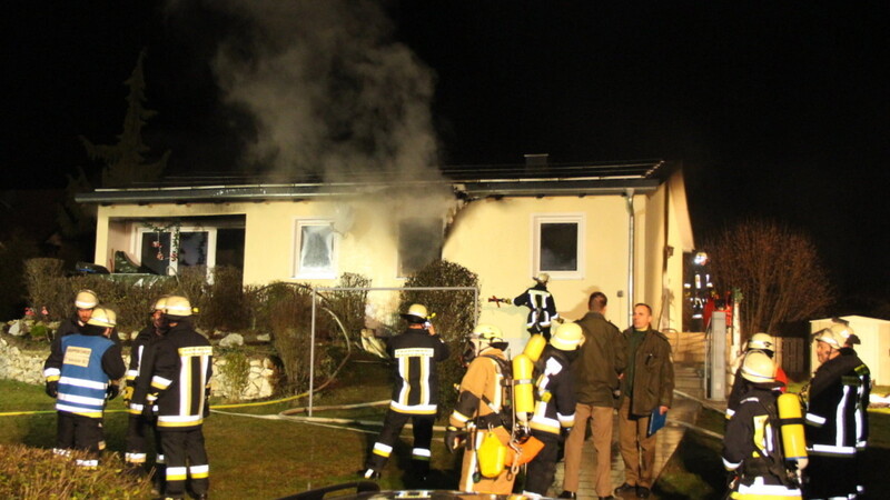 Bitteres Schicksal für eine Familie in Lappersdorf (Kreis Regensburg): Sie verlor bei einem Wohnhausbrand ihr ganzes Hab und Gut.
