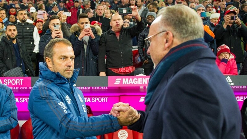 Trainer Hansi Flick (l.) und Vorstands-Boss Karl-Heinz Rummenigge vom FC Bayern