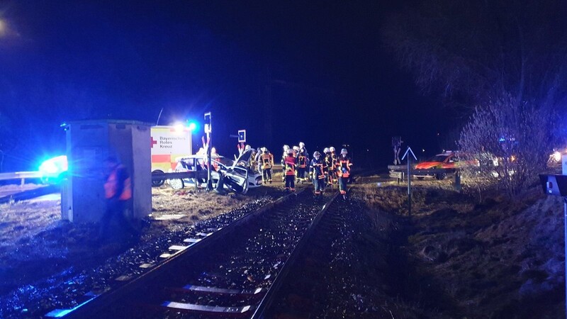 An einem Bahnübergang in Waldmünchen kam es am Montag zu einem Unfall.