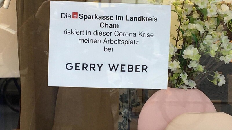 In der Gerry Weber-Filiale am Münchner Viktualienmarkt hing über Tage der Zettel am Fenster. Der Betriebsrat hatte die Aktion initiiert.