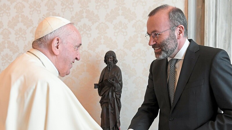 Eine gute Dreiviertelstunde lang sprachen Papst Franziskus und EVP-Vorsitzender Manfred Weber über den Krieg in der Ukraine, christdemokratische Politik und die Reform der Kirche.