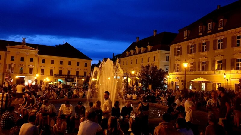 Freitag- und Samstagnacht musste die Polizei den Bismarckplatz sperren.