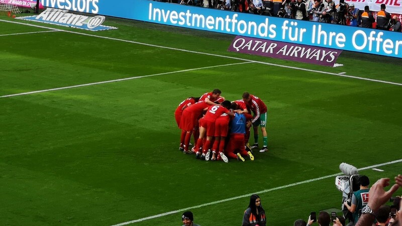 Was für ein Abschied! Die Bayern bejubeln den Treffer von Franck Ribéry.