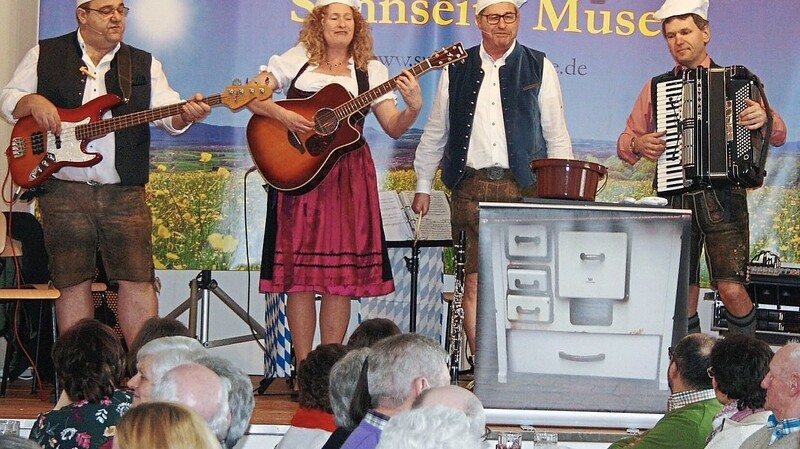 Die Sunnseitn Muse, die am Sonntag in ihrer Heimat ihre erste CD präsentierte.