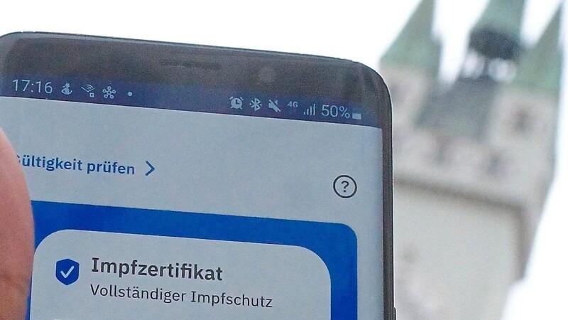 Soll aus der 3G-Regel in Bayern sogar 2G werden? Der Großteil der idowa-Leser spricht sich in unserer Umfrage dagegen aus. (Symbolbild)