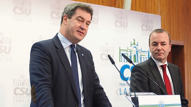 Markus Söder, der am Samstag zum CSU-Vorsitzenden gewählt werden soll (l.) und Manfred Weber, Spitzenkandidat der europäischen Konservativen bei der Europawahl, geben die Richtung in der CSU vor.