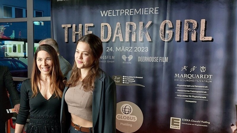 Die Filmcrew von "The Dark Girl" um Hauptdarstellerin Katharina Scheuba (r.) stellte sich zum Erinnerungsfoto