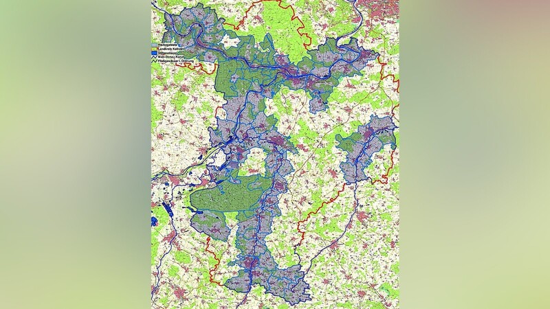 Blau eingefasst sind auf dieser Karte die Geflügelpest-Risikogebiete in Teilen des Landkreises Kelheim, in denen das Federvieh umgehend in den Stall muss.