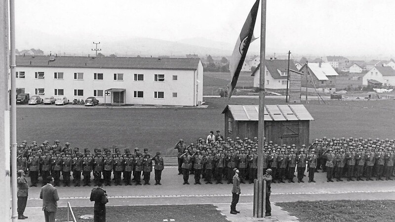 Am 3. August 1959 wurde die neugebaute Kaserne feierlich an die Bundeswehr übergeben.