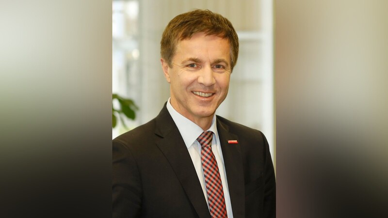 Als stellvertretender Hauptgeschäftsführer der HWK Niederbayern-Oberpfalz hört Hans Schmidt viele positive Rückmeldungen von Firmen bezüglich ausländischer Azubis.