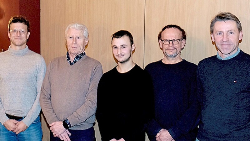 Nach den Neuwahlen des VfB Bach, von links nach rechts: Johannes Eckert, der kommissarisch als Vorsitzender im Amt ist, Johann Eckert, Andreas Pracher, Eckhard Matzinger und Andreas Lintl.