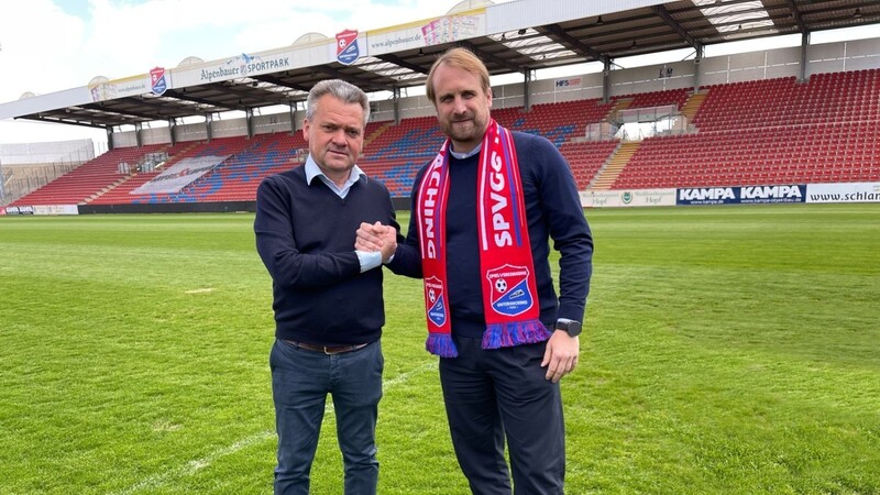 Unterhachings Präsident Manfred Schwabl (l.) und Daniel Bierofka, der zur neuen Saison U17-Trainer beim Regionalligisten wird.