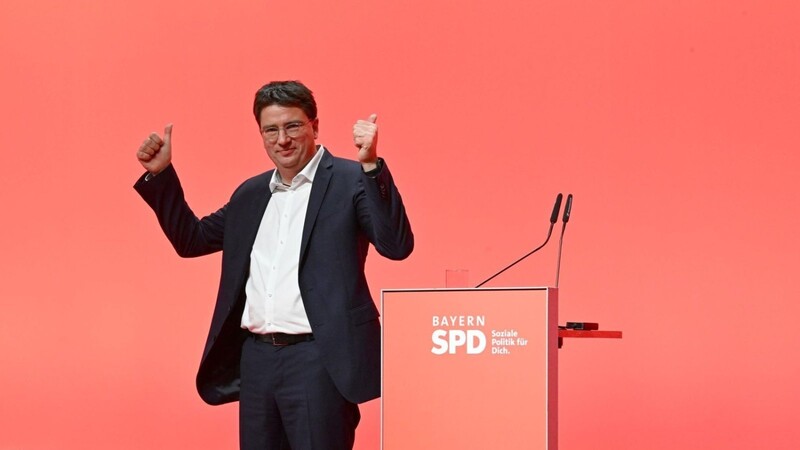 Der Landesvorsitzende der SPD in Bayern, Florian von Brunn, Spitzenkandidat, beim Landesparteitag.