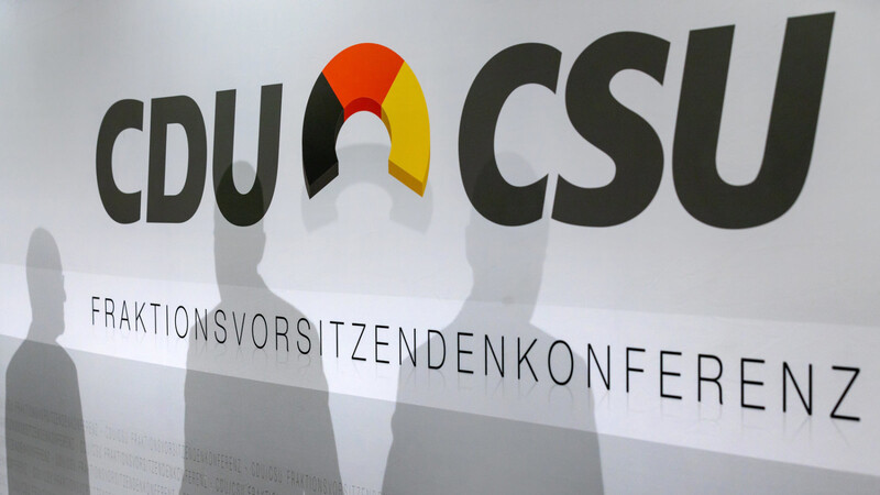 Die CDU/CSU-Bundestagsfraktion legt einen "Zehn-Punkte-Transparenzoffensive" vor.