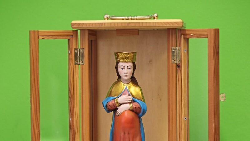 Diese Marienfigur wandern im Advent von Kirche zu Kirche.