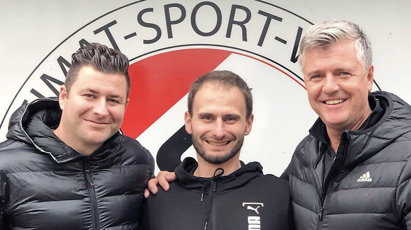 Daumen hoch! Coach Christian Müller (rechts) bleibt Chefcoach beim Heimat-Sport-Verein.