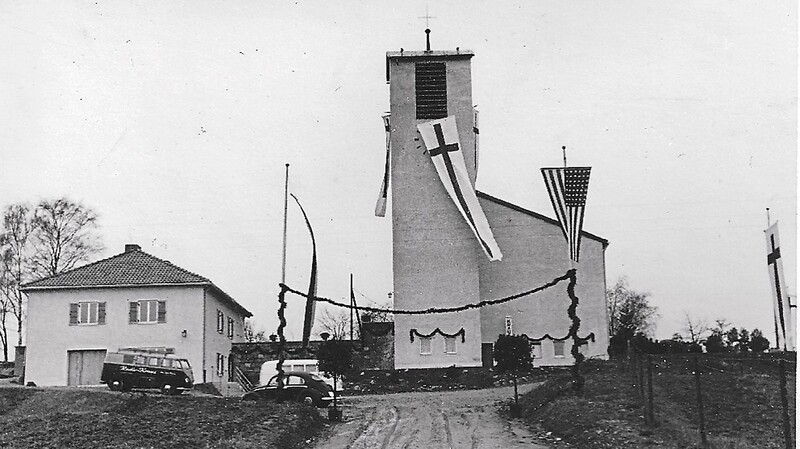 Warum vor der Friedenskirche in Hengersberg damals die amerikanische Flagge im Wind wehte, erfährt man ebenfalls am 8. September.