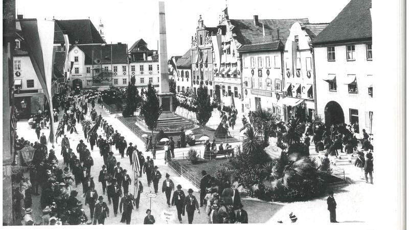 1901 wurde in Landshut das Bayerische Bundesturnfest mit tausenden von Sportlern in Anwesenheit von Ludwig III. begangen.