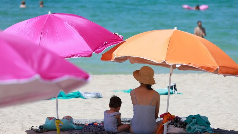 Angesichts der aktuellen Temperaturen sind Sommer, Sonne und Strand gerade schwer vorstellbar. Gerade deshalb planen aber viele schon den Urlaub für 2023 - oder etwa doch nicht? (Symbolbild)