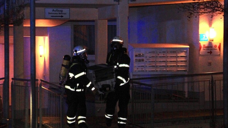 Feuerwehreinsatz am Samstagabend in einem Pflegeheim in Obertraubling (Kreis Regensburg).