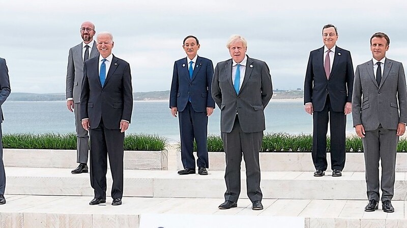 Die führenden Köpfe der G7-Staaten beim ersten Präsenzgipfel seit zwei Jahren. Gastgeber ist der britische Premier Boris Johnson (M.).