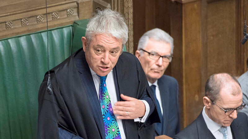 Der Sprecher des Unterhauses, John Bercow (l.) hat bei den Verhandlungen im Parlament eine Schlüsselrolle inne.