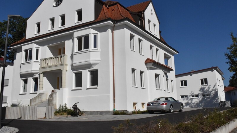 Rund um die Dräxlmaier-Villa sollen drei weitere Stellplätze für Fahrzeuge ausgewiesen werden.