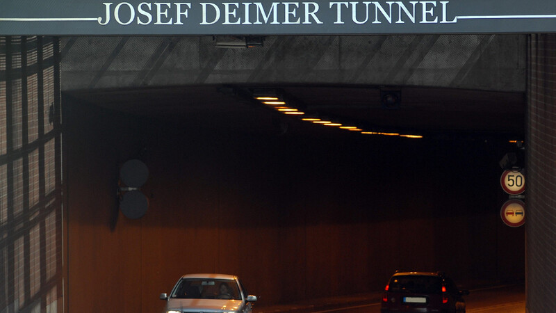 Der Josef-Deimer-Tunnel muss zu bestimmten Zeiten wieder gesperrt werden. (Symbolbild)