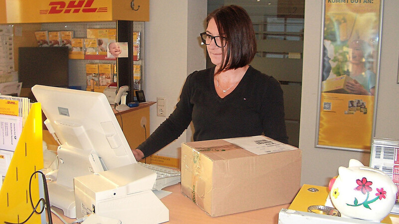 Betreiber für Postfilialen auf dem Land zu finden, ist schwierig. Jüngstes Beispiel: In Adlkofen schließt die Poststelle zum 30. November; Bianca Klugbauer hat aus wirtschaftlichen Gründen gekündigt. Bis jetzt wurde kein Nachfolger gefunden, und dies ist im Landkreis Landshut kein Einzelfall.