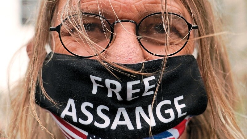"Befreit Assange": Zahlreiche Unterstützer des Wikileaks-Gründers sind bereits am Wochenende vor der Anhörung durch die Londoner Innenstadt gezogen, um sich für ihn einzusetzen.