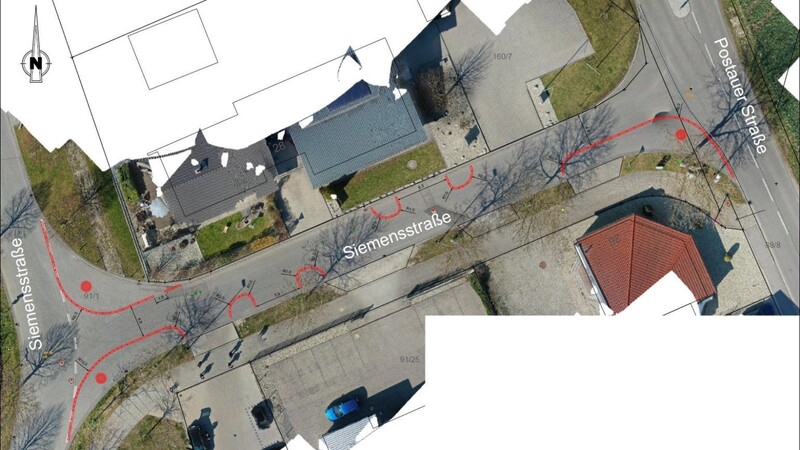 Also rote Linien sind hier die geplanten Klebeborde eingezeichnet, die in Zukunft eine Nutzung der Stichstraße durch den Schwerlastverkehr verhindern sollen.