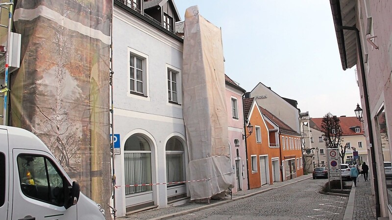 In der Torstraße werden die ehemaligen Räume der hausärztlich-internistischen Praxis Hans Baier in Wohnungen umgebaut.