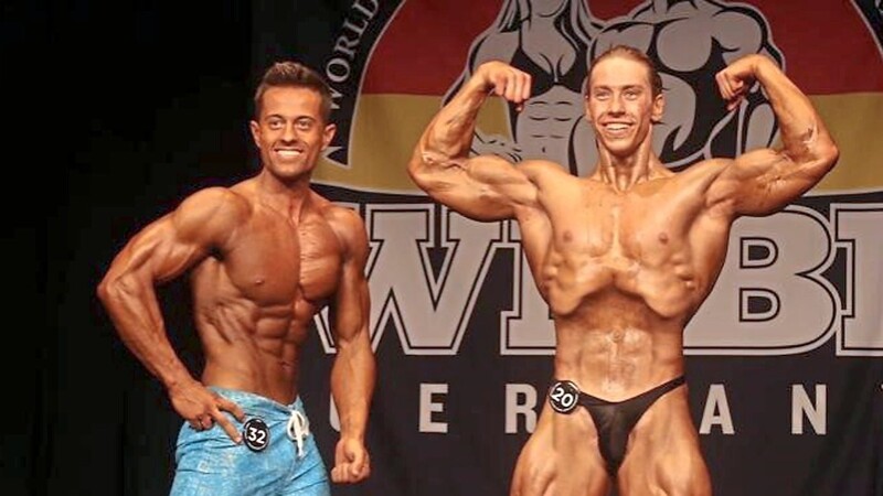 Die Landauer John Laurent (links) und Julien Brüske holten sich am Sonntag in Wolfratshausen beide den Gesamtsieg im Wettbewerb der World Natural Bodybuilding Federation.