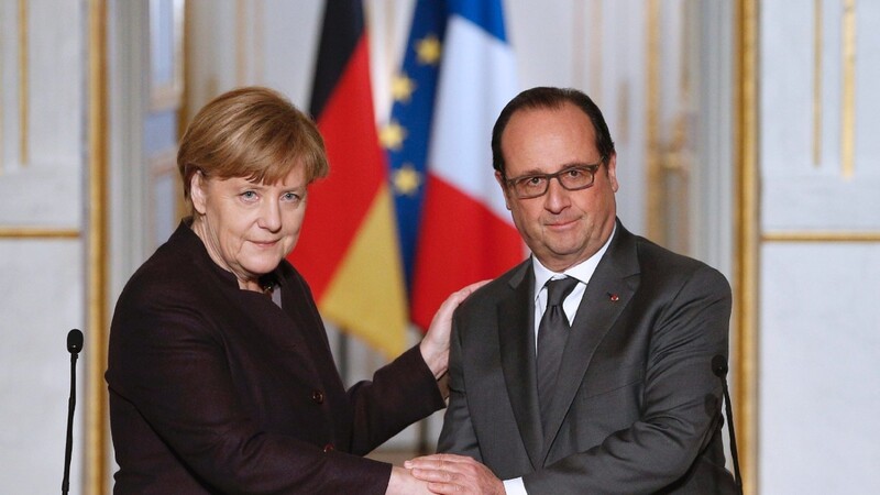 Bundeskanzlerin Angela Merkel hat dem französischen Präsidenten François Hollande noch weitergehende Hilfe im Anti-Terror-Kampf in Aussicht gestellt.