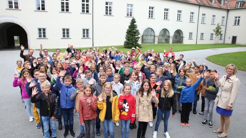 Willkommen am St.-Gotthard-Gymnasium hieß es am Dienstagvormittag für 98 Buben und Mädchen.