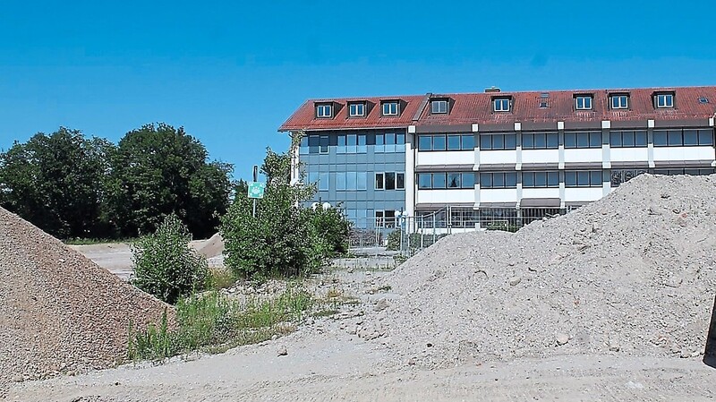 Auf dem ehemaligen BMI-Areal (im Hintergrund das Verwaltungsgebäude) soll nach den neuen Planungen ausschließlich Geschosswohnungsbau entstehen - insgesamt 186 Wohneinheiten.