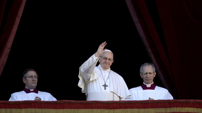 Papst Franziskus (Archivfoto) spendet am Weihnachtstag den Segen "Urbi et Orbi".