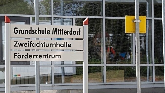Schüler weichen in die Grundschule Mitterdorf...