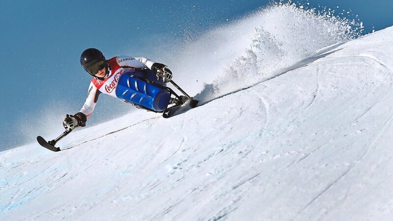 Über ein Jahrzehnt kurvt Anna Schaffelhuber auf ihrem Mono-Ski über die Pisten der Welt. Es war Leidenschaft, Bestimmung - und manchmal auch eine Qual.  Foto: Karl-Josef Hildenbrand/dpa