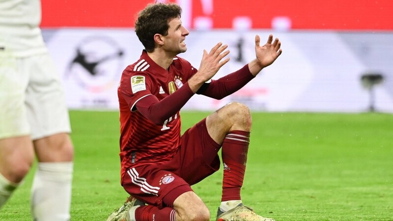 Thomas Müller und der FC Bayern sind mit einer Niederlage in die Rückrunde gestartet.