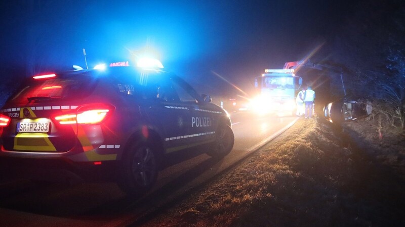 Erneut ist es auf der Staatsstraße zwischen Kelheim und Ihrlerstein, auch "Rennstrecke" genannt, zu einem schweren Unfall gekommen.