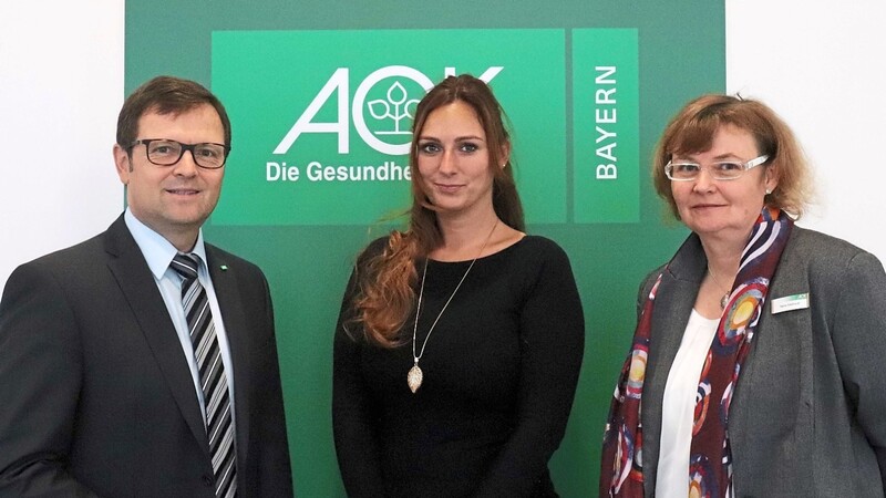 AOK-Direktor Georg Kagermeier mit den Pflegeberaterinnen Nadine Znidar und Heike Adelhardt (von links).
