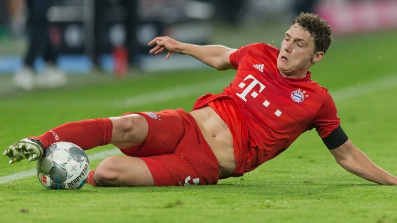 Voller Einsatz! Benjamin Pavard hat sich beim FC Bayern schnell festgespielt.