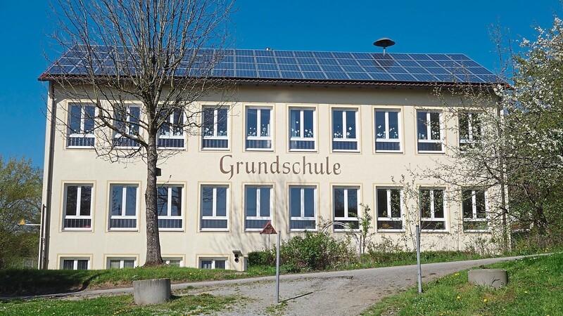 Die Umgestaltung des vormaligen Grattersdorfer Schulhauses zu einem Bürgerzentrum ist für die Gemeinde eine große Herausforderung.