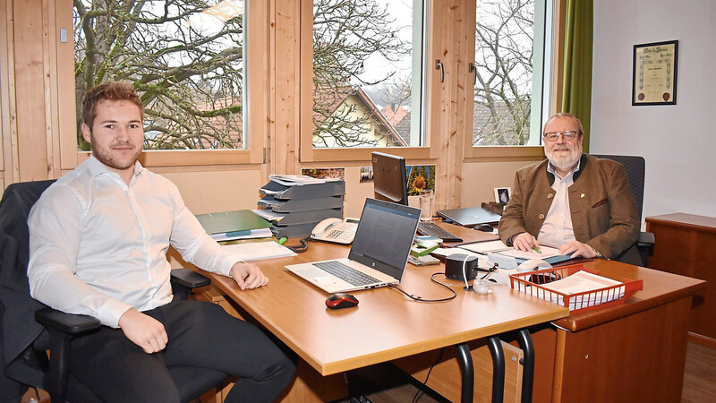 Gabriel Krieglmeier (links) wird von Werner Brunner bereits in die Geschäfte eingearbeitet.