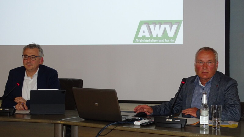 Siegfried Altmannsberger (rechts) referierte in der jüngsten Sitzung des Ausschusses für Struktur, Umwelt und Klimaschutz.